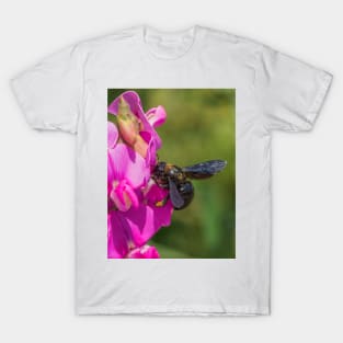 Giant bee T-Shirt